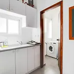 Central Apartment Near Bograshov Beach